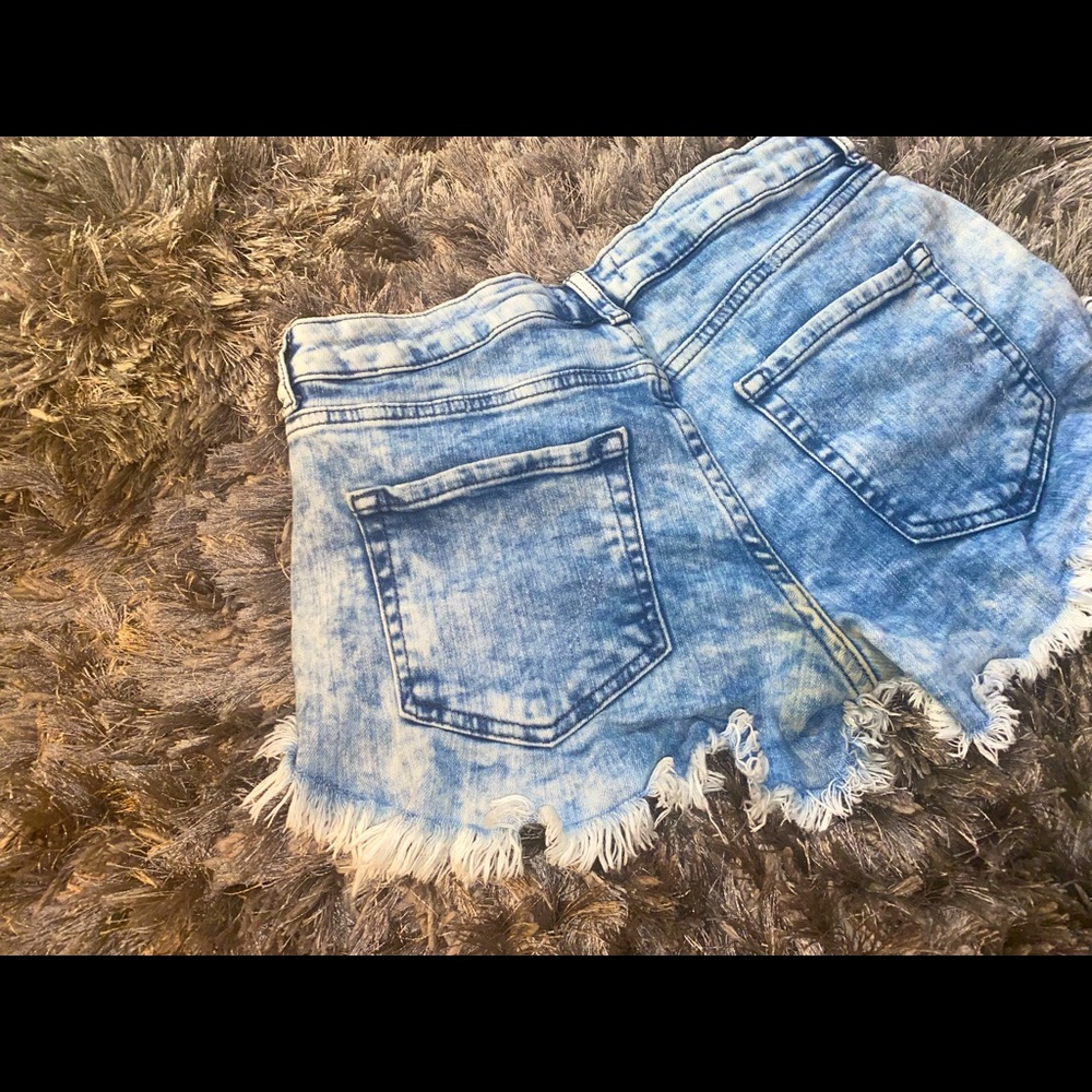 Light blue fringe shorts 😍